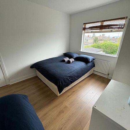 Nice Triple Room At 2 Iveragh Rd-6 Dublin Eksteriør billede